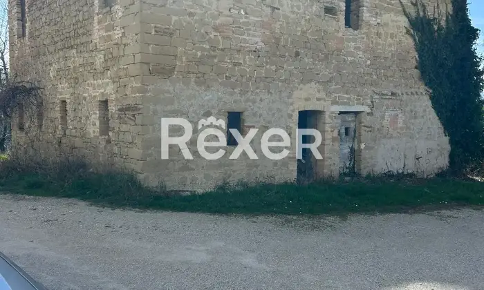 Rexer-san-ginesio-Rustico-in-pietra-da-ultimare-con-giardino-San-Ginesio-MC-Altro