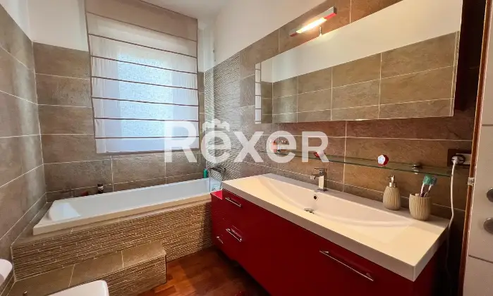 Rexer-Spoltore-Appartamento-su-Due-Livelli-con-Ampio-Giardino-e-Box-Auto-Altro