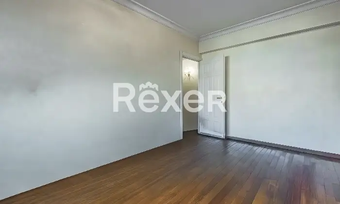 Rexer-Roma-Fonte-MeravigliosaQuadrilocale-con-doppio-posto-auto-e-cantina-Altro