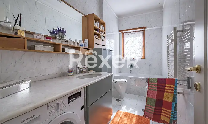 Rexer-Roma-Fonte-MeravigliosaQuadrilocale-con-doppio-posto-auto-e-cantina-Altro