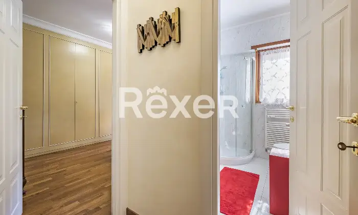 Rexer-Roma-Fonte-MeravigliosaQuadrilocale-con-doppio-posto-auto-e-cantina-Altro