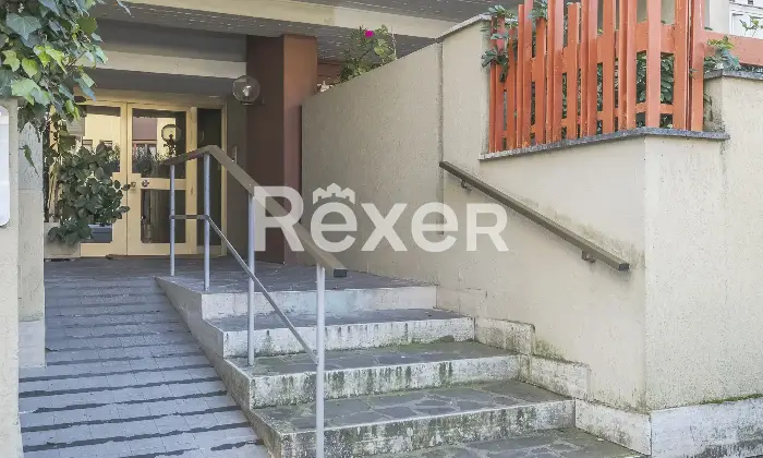 Rexer-Roma-Fonte-MeravigliosaQuadrilocale-con-doppio-posto-auto-e-cantina-Altro
