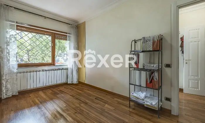 Rexer-Roma-Fonte-MeravigliosaQuadrilocale-con-doppio-posto-auto-e-cantina-Altro