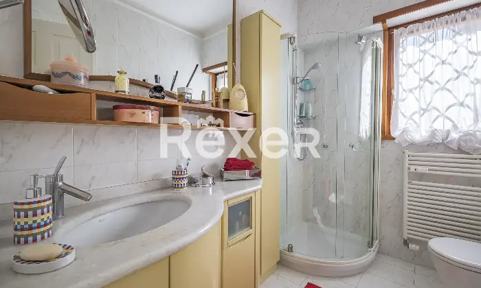 Rexer-Roma-Fonte-MeravigliosaQuadrilocale-con-doppio-posto-auto-e-cantina-Altro