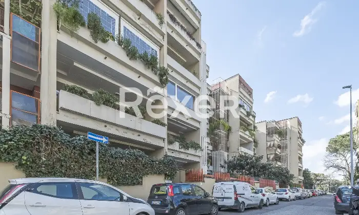 Rexer-Roma-Fonte-MeravigliosaQuadrilocale-con-doppio-posto-auto-e-cantina-Altro