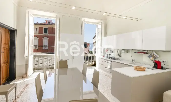 Rexer-Lerici-Prestigioso-immobile-depoca-finemente-ristrutturato-Altro