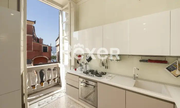 Rexer-Lerici-Prestigioso-immobile-depoca-finemente-ristrutturato-Altro