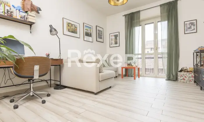 Rexer-Torino-Trilocale-al-secondo-piano-Altro