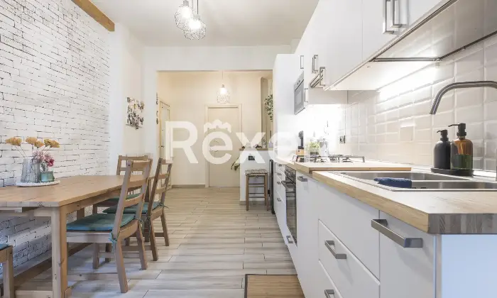 Rexer-Torino-Trilocale-al-secondo-piano-Altro