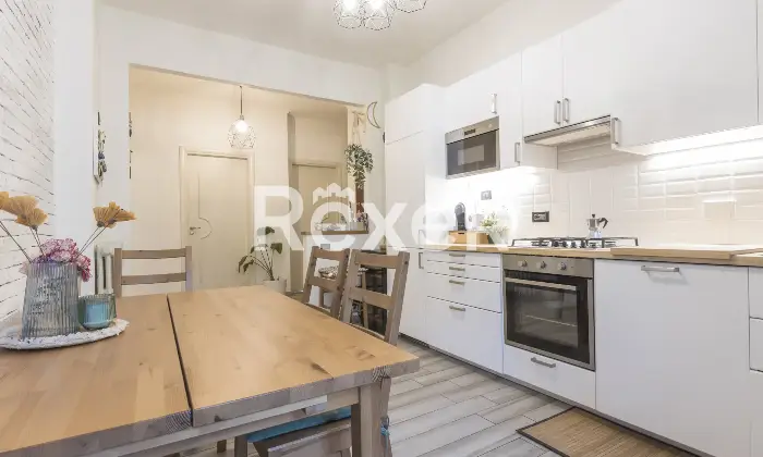 Rexer-Torino-Trilocale-al-secondo-piano-Altro