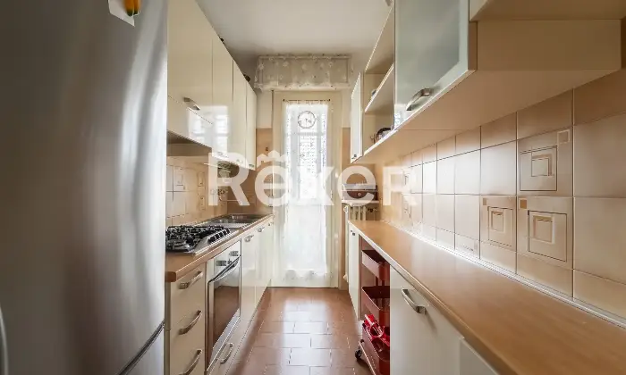 Rexer-Milano-Tre-locali-piano-alto-e-box-Altro