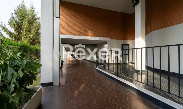 Rexer-Milano-Tre-locali-al-piano-alto-Altro