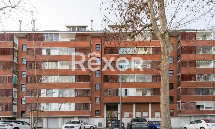 Rexer-Milano-Tre-locali-al-piano-alto-Altro