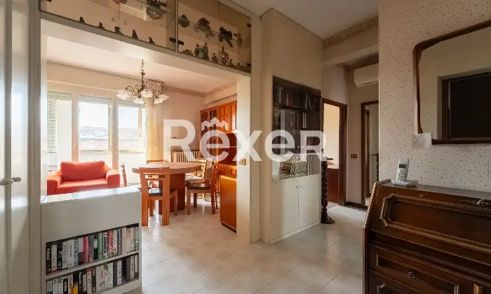 Rexer-Milano-Tre-locali-al-piano-alto-Altro