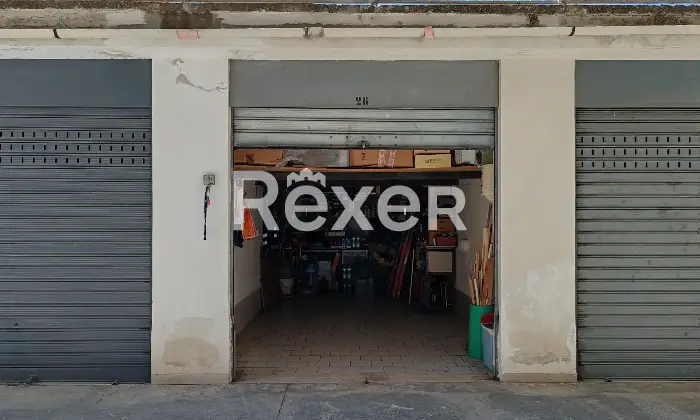 Rexer-Bitonto-Ampio-vani-luminoso-con-box-auto-di-propriet-Box