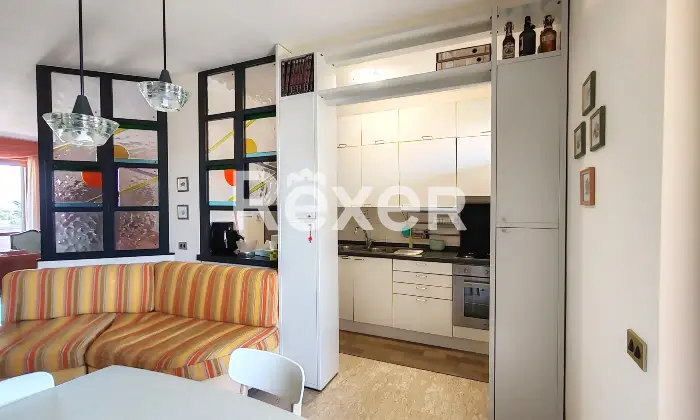 Rexer-Bitonto-Ampio-vani-luminoso-con-box-auto-di-propriet-Cucina