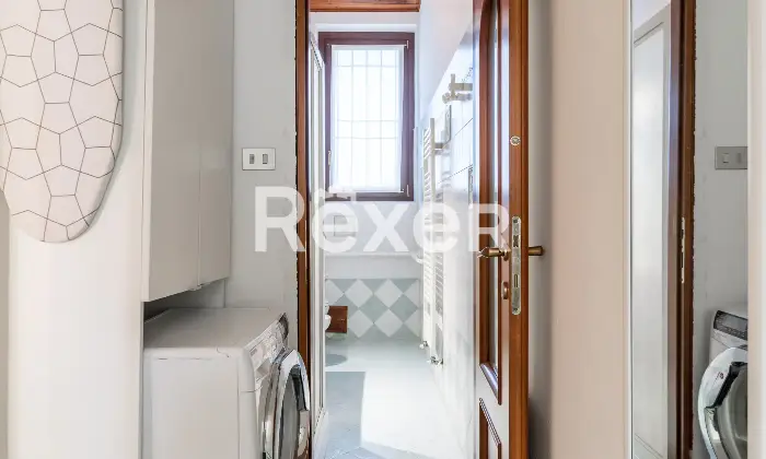 Rexer-Bollate-Bilocale-con-cucina-in-casa-di-corte-Bagno