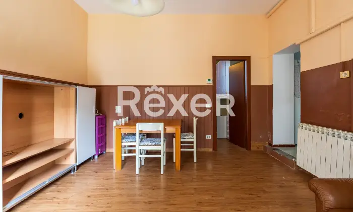 Rexer-Bollate-Bilocale-con-cucina-in-casa-di-corte-Soggiorno