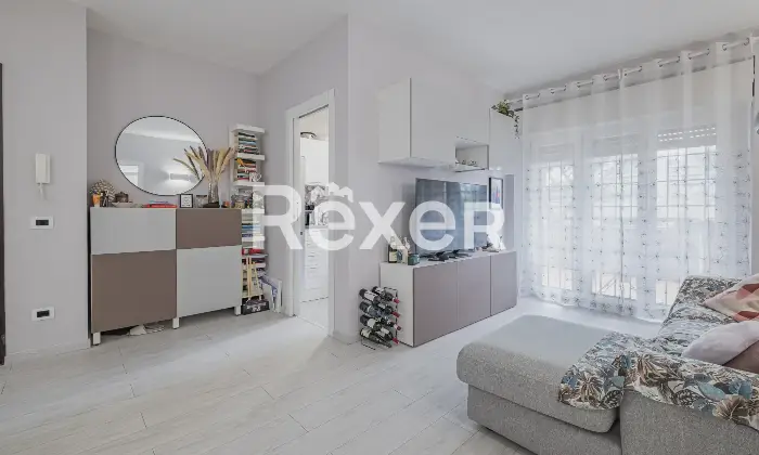 Rexer-Roma-Bilocale-ristrutturato-con-posto-auto-Altro