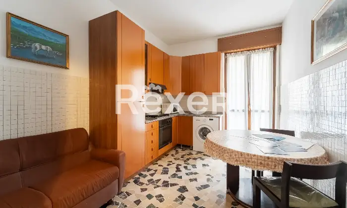 Rexer-Milano-Trilocale-con-doppi-balconi-e-cantina-Cucina