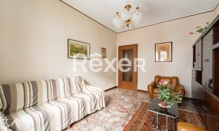 Rexer-Milano-Trilocale-con-doppi-balconi-e-cantina-Camera-da-letto