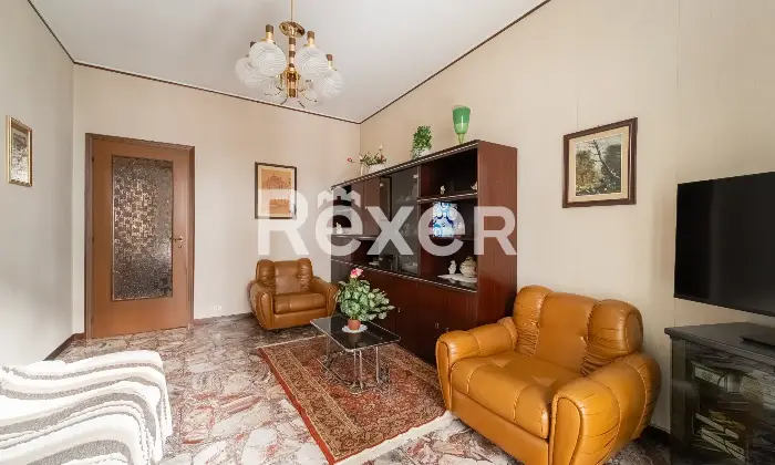 Rexer-Milano-Trilocale-con-doppi-balconi-e-cantina-Soggiorno