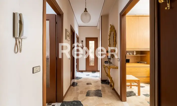 Rexer-Milano-Trilocale-con-doppi-balconi-e-cantina-Disimpegno