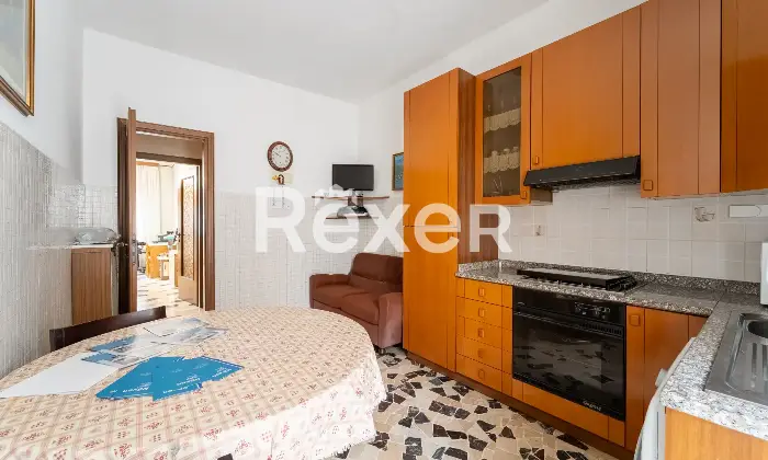 Rexer-Milano-Trilocale-con-doppi-balconi-e-cantina-Cucina