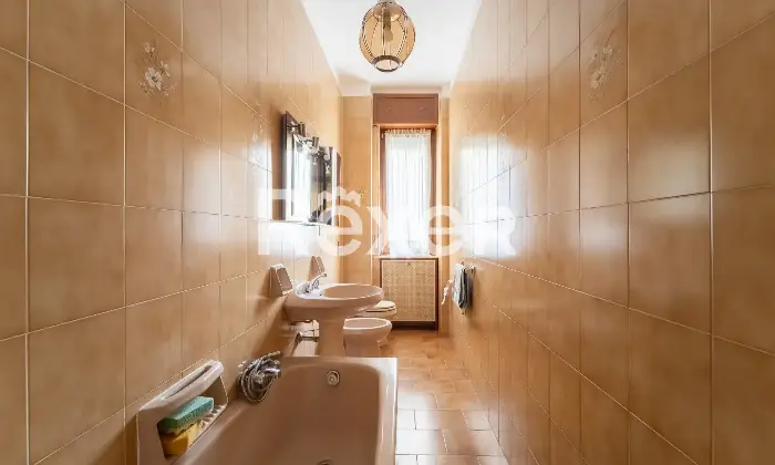 Rexer-Milano-Trilocale-con-doppi-balconi-e-cantina-Bagno