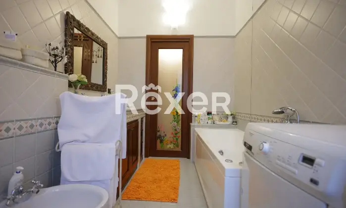 Rexer-Santa-Maria-del-Taro-Villa-storica-in-vendita-in-Via-de-Terry-a-Santa-Maria-del-Taro-Altro