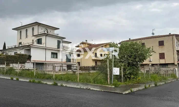 Rexer-Lauropoli-Terreno-edificabile-di-mq-pianeggiante-con-accesso-diretto-da-strada-ideale-per-villa-singola-Altro