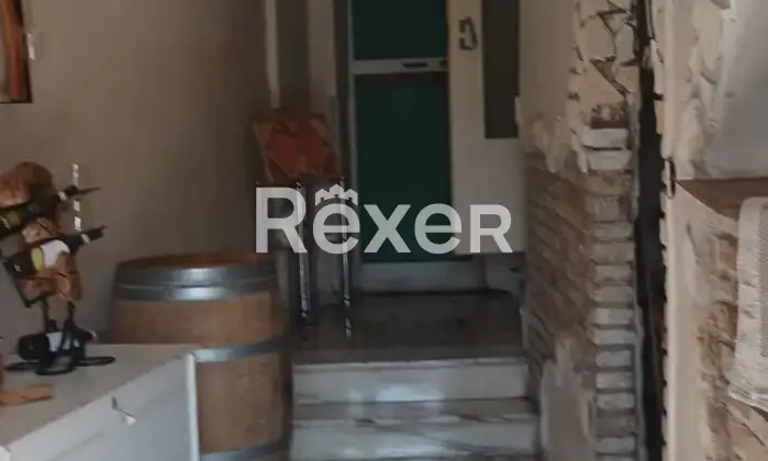 Rexer-Barile-Casa-indipendente-su-quattro-livelli-con-giardino-cantine-e-doppio-accesso-Barile-PZ-Altro
