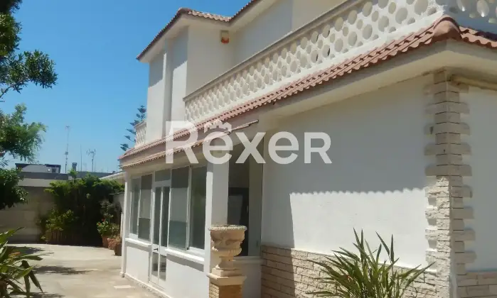 Rexer-Giovinazzo-Vendesi-villa-singola-con-terrazza-e-giardino-vista-mare-Terrazzo