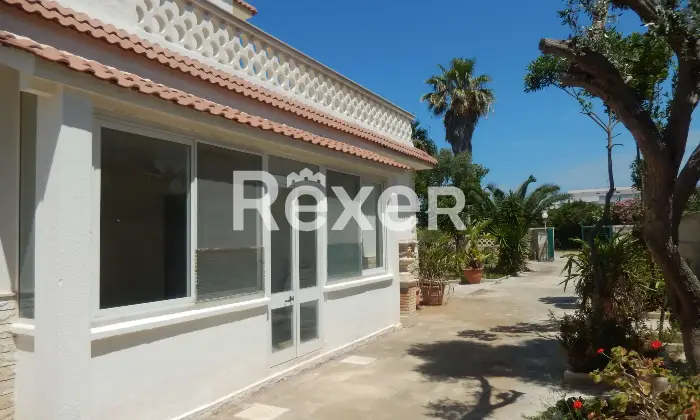 Rexer-Giovinazzo-Vendesi-villa-singola-con-terrazza-e-giardino-vista-mare-Giardino