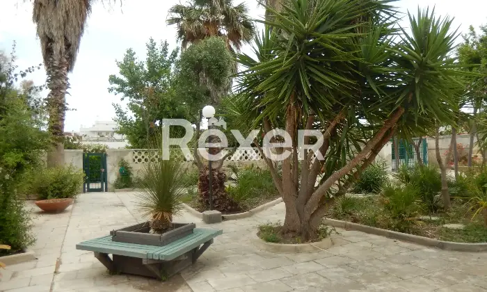 Rexer-Giovinazzo-Vendesi-villa-singola-con-terrazza-e-giardino-vista-mare-Giardino