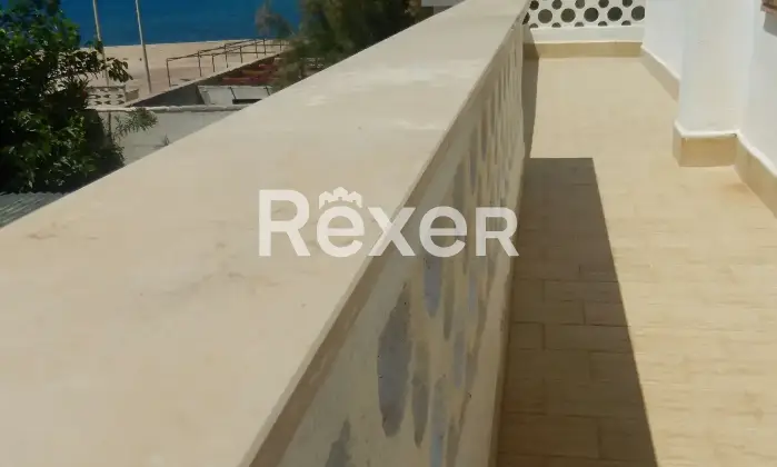 Rexer-Giovinazzo-Vendesi-villa-singola-con-terrazza-e-giardino-vista-mare-Terrazzo