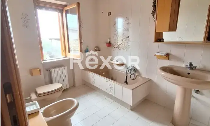 Rexer-Penne-Azienda-Agricola-in-vendita-in-Contrada-Villa-Degna-a-Penne-Altro