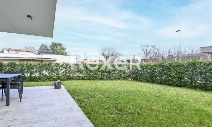 Rexer-Osio-Sotto-Villa-in-classe-A-Altro