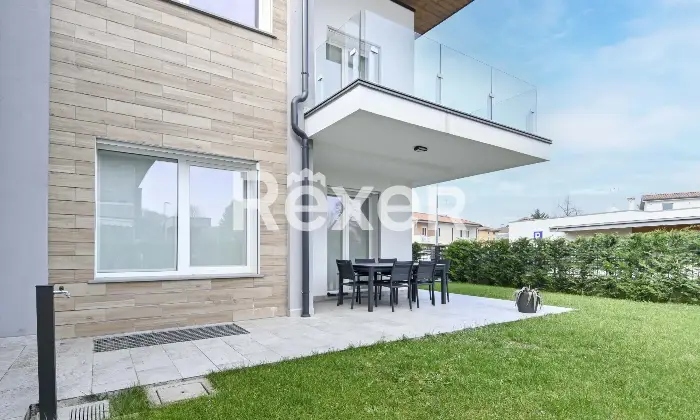 Rexer-Osio-Sotto-Villa-in-classe-A-Altro