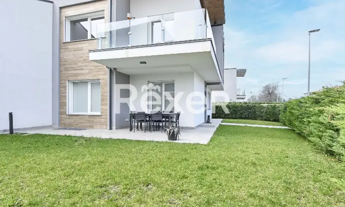 Rexer-Osio-Sotto-Villa-in-classe-A-Altro