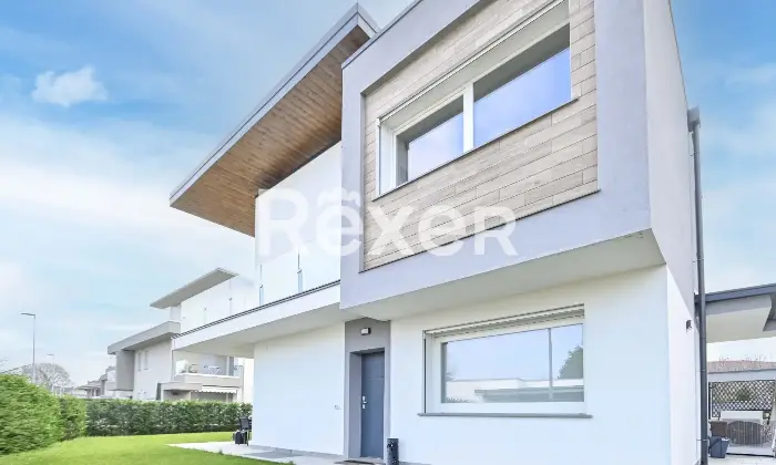 Rexer-Osio-Sotto-VILLA-IN-CLASSE-A-Altro