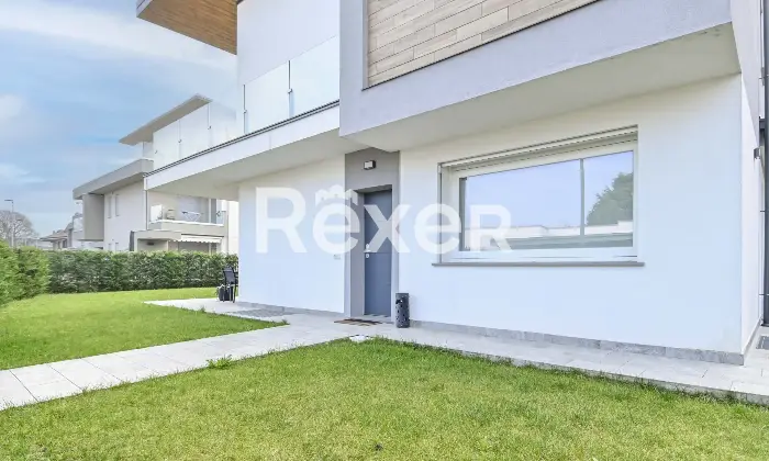 Rexer-Osio-Sotto-Villa-in-classe-A-Altro