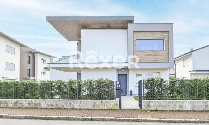 Rexer-Osio-Sotto-VILLA-IN-CLASSE-A-Altro