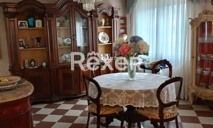 Rexer-Castelfranco-Veneto-Villetta-a-schiera-con-ampio-giardino-e-box-auto-Altro