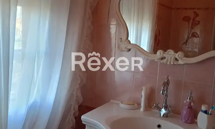 Rexer-Castelfranco-Veneto-Villetta-a-schiera-con-ampio-giardino-e-box-auto-Altro