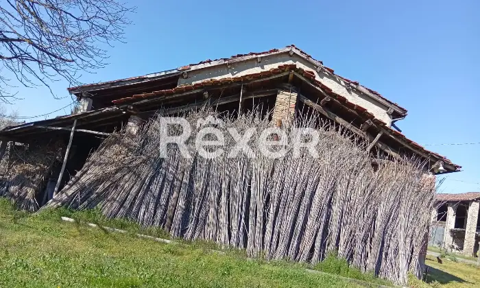 Rexer-Visone-Ampia-cascina-in-vendita-in-Regione-Cavallera-a-Visone-Altro