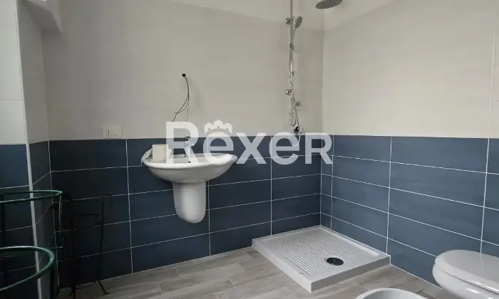 Rexer-San-Vito-Chietino-Stabile-bifamiliare-ristrutturato-con-doppio-ingresso-indipendente-Altro