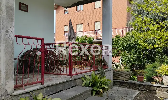 Rexer-Vitinia-Villa-indipendente-con-giardino-Altro