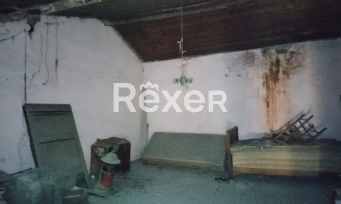 Rexer-Valaperta-Cielo-terra-a-rustico-da-ristrutturare-Altro