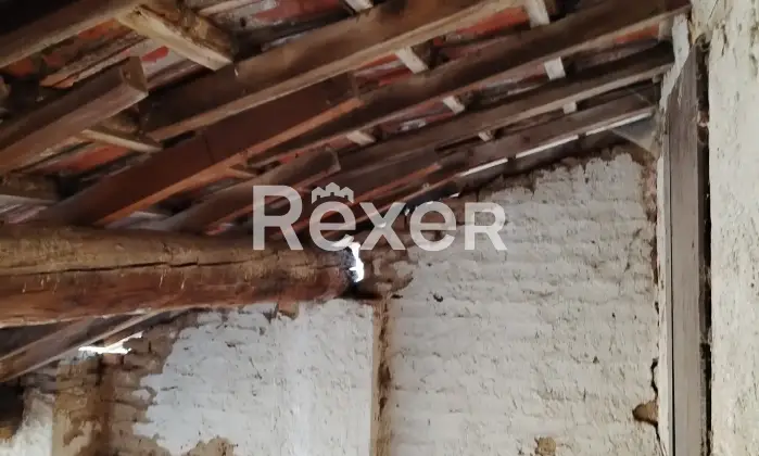 Rexer-Valaperta-Cielo-terra-a-rustico-da-ristrutturare-Altro